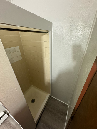 Bath - Studio no Brokers Fee Apartments