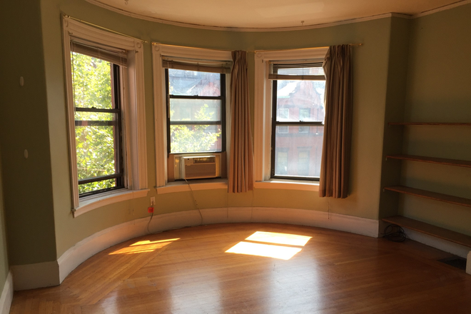 Call NOW for showings! 617-236-8550 - MARLBOROUGH STREET - FANTASTIC BACK BAY 2 BED 2 BATH W/ HEAT & HOT WTR INC! *AVAIL 9/01/2025* Apartments