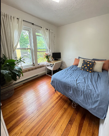 Bedroom - 5 Man Apartment in Mission Hill