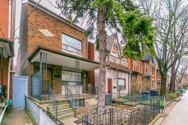 Building View - Private room with private bathroom in the house.