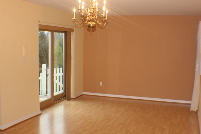 Entrance into Living Room - Luxury 2 Bd, 1 Ba private apartment unit in premier Mt. Washington home community