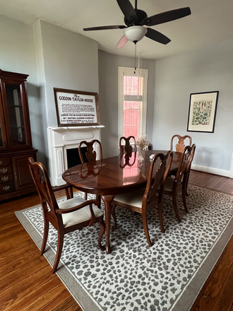 Dining room for 6 - Newly Furnished Historic Home