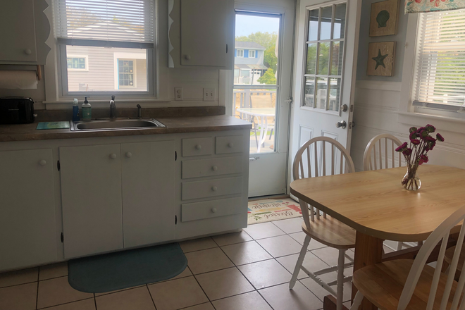 Eat-in Kitchen - Narr/Scarborough/3 Bedroom/2 bathrooms / Academic rental ready to go! Apartments