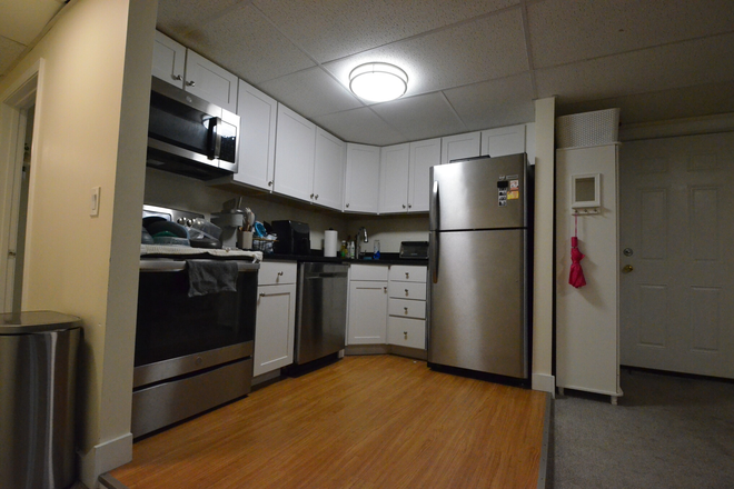 kitchen - Full 3 bed 2 bath on Symphony Rd! Only $4500! Avail 9/1/25 Apartments