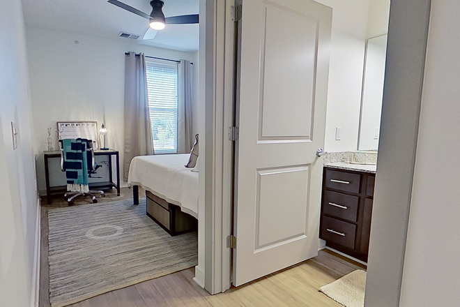 Bedroom - 1435 Apartment 6 month Sublease, January free