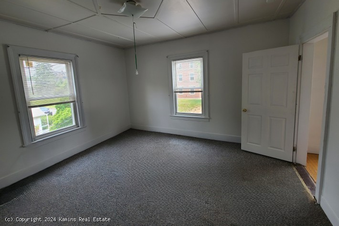 Bedroom - 49 South Prospect Street - 4-BR FIRST MONTH'S RENT FREE MENTION THIS AD AND SIGN BEFORE 6/1! Apartments