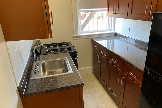 Visit hubrealtyproperties.com - Handy 2 bedroom, renovated kitchen, parkviews, laundry in basement
