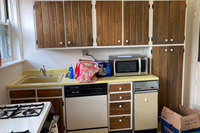 Kitchen - Apartment close to campus