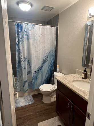 Bathroom - Valencia Gardens