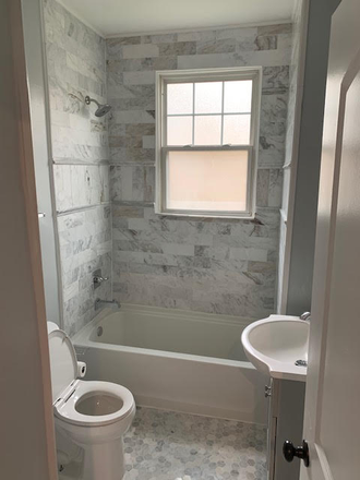 Bath - Luxury Living 3Bed/1Bath Unit - 1/2 Block to XU Apartments