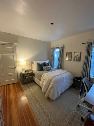 Bedroom 2 - Quaint three bedroom apartment in Central Hill neighborhood- on Green Line & Community Path