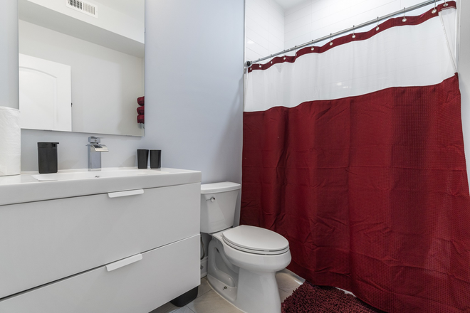 Bedroom #2 - Affordable Private Bedroom + Private Bath 1 Mile From Johns Hopkins East Baltimore Campus Townhome