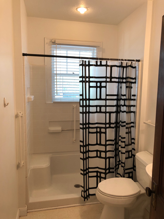 Bathroom - House near campus