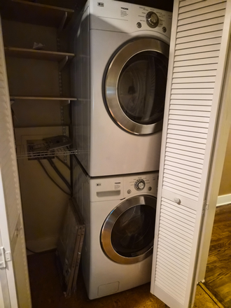 Washer and dryer - 1st floor in a house separated for renting, 3mins from ummc