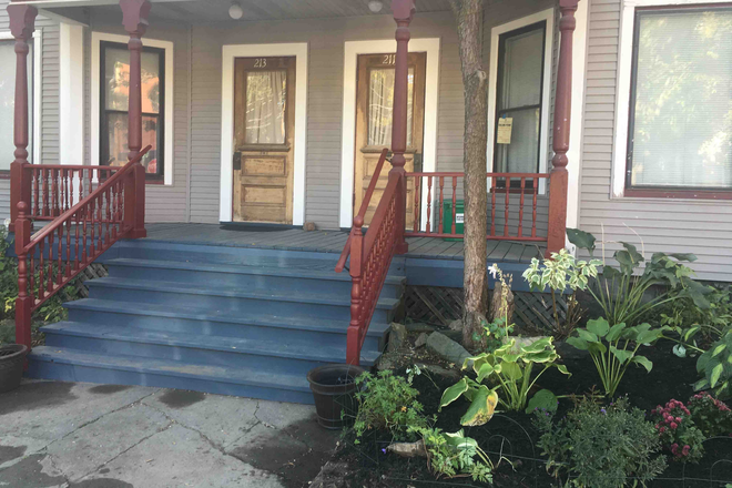 Street view - Gorgeous one-bedroom apartment