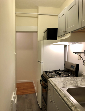 kitchen - FENWAY -SYMPHONY Studio on Burbank St.09/01 **NO FEE*** Condo
