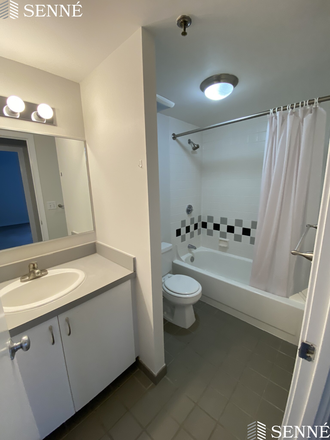 1 - Condo in Kendall w Parking, AC, Laudry in Unit, Loft Heigh Ceilings