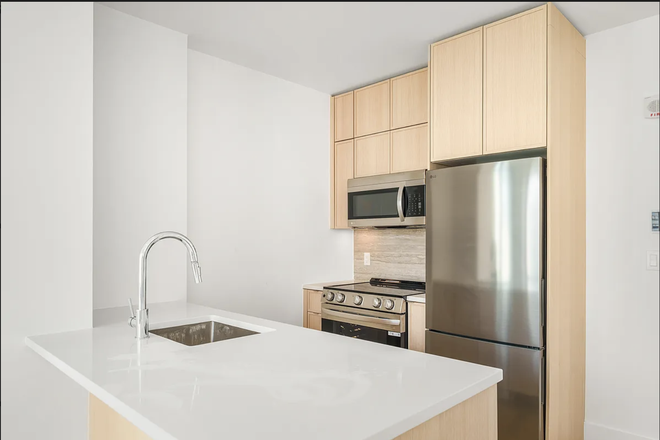 Kitchen - The Baltic Canal at 526 Baltic Street Apartments