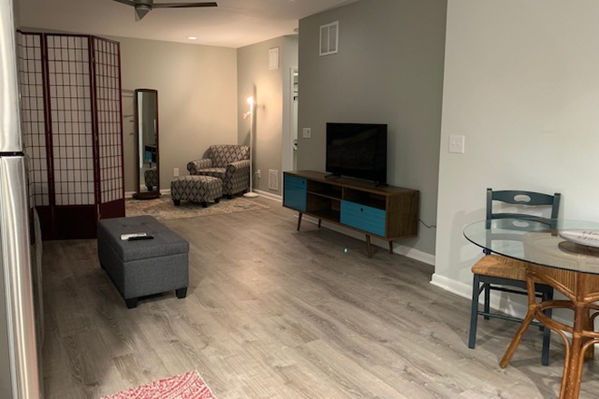 apartment unit - Furnished apartment unit or room in quiet Hope Valley neighborhood - 2.7 miles from Duke