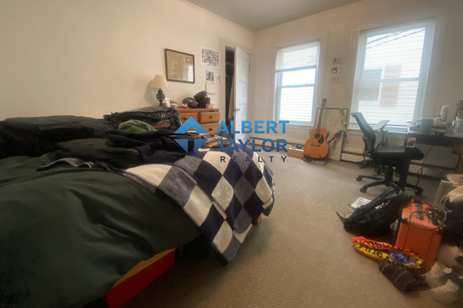 Bedroom #1 - Sunny Duplex in Brighton!! Large Living Room & Kitchen!!