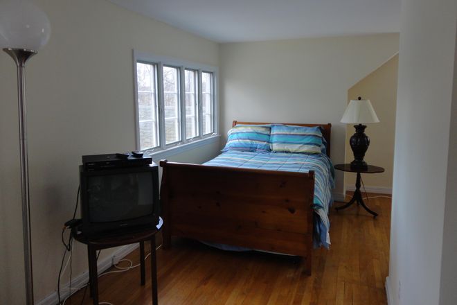 Bed - Furnished suite in home-Woodland Dr-Princeton