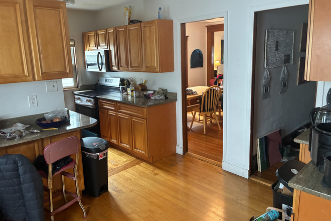 Kitchen - Beautiful $1000 Summer Sublet Jun 1-Aug 31 Duplex