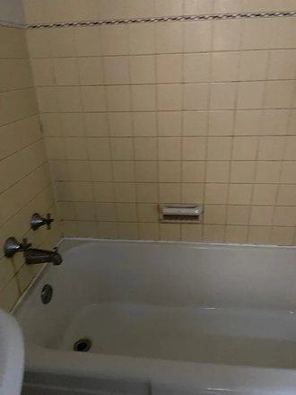 Bathroom - Shared Apartment 3 min from campus