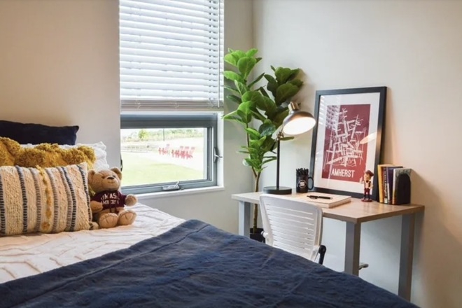Bedroom - Fieldstone Apartments