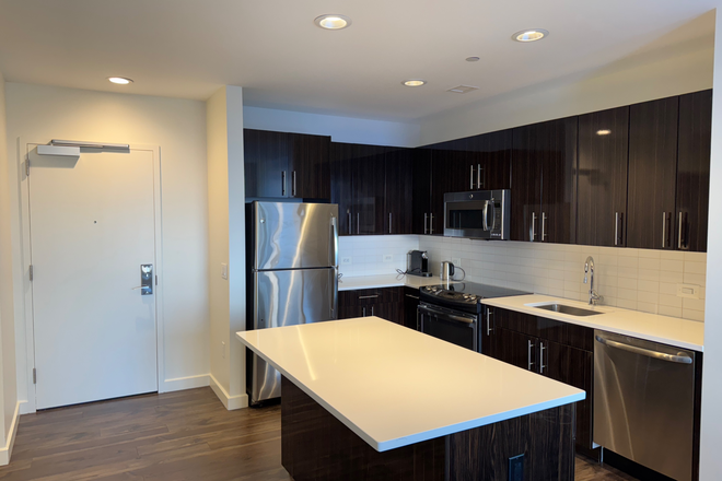 Kitchen - Continuum Apartments