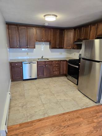 Kitchen - NO FEE! Granite kitchen, Stainless Appliances! Off Street PARKING! Laundry! Walk to Tufts, Clean!