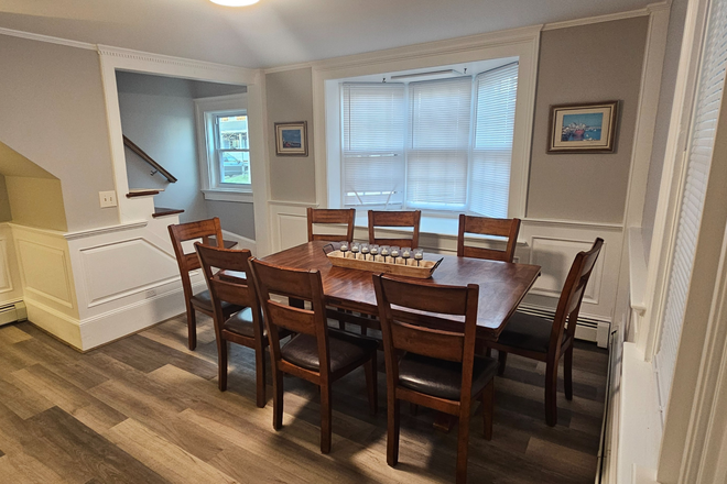 Dining - Walk to EVERYTHING, starbucks cvs & more