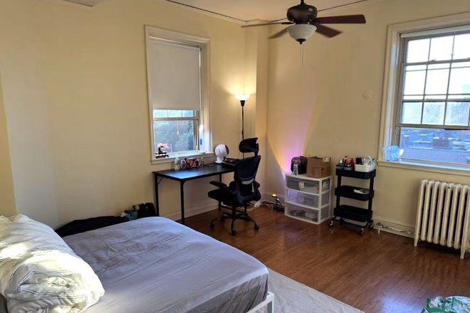 great room - 2 Bed 1.5 Bath 100 W Uni Parkway apartment close to campus