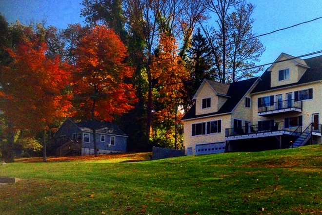 outside street view - Four Bedroom/Four Bathroom House on Coventry Lake