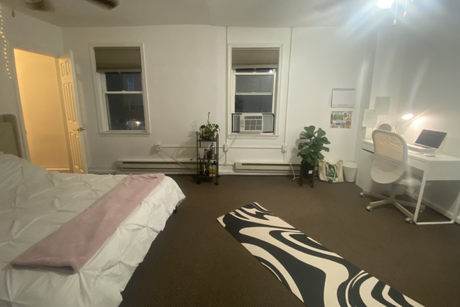 bedroom 1 3 - S Ann- van gough cafe Duplex