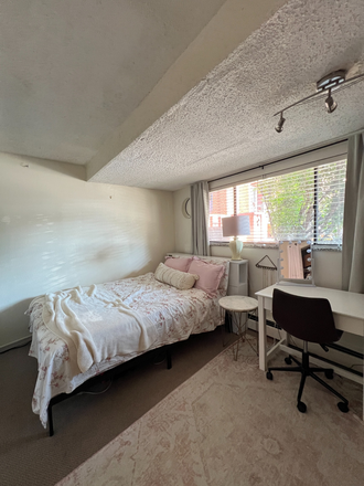 Bedroom - College Townhouses