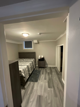 bedroom - Shared accommadation. 1 Furnished Bedroom-Bastment  Utilities included, accessd to the backyard, House