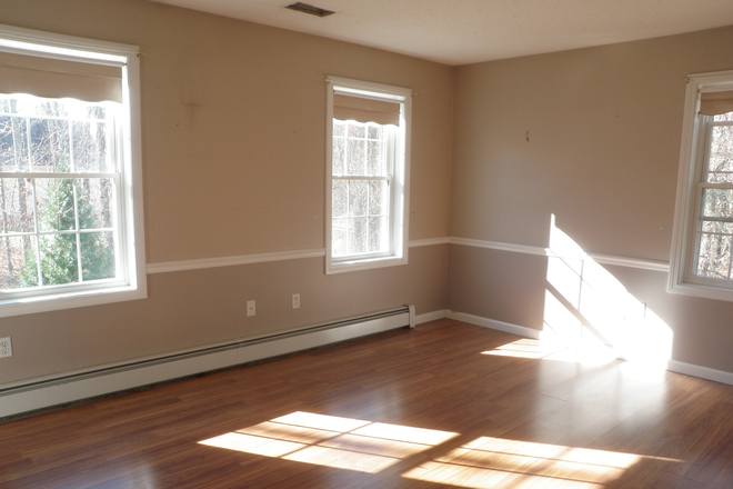 Master bedroom - One room available from 8/1/2026 ($850), 5 minutes to UConn and walking distance to bus stop House