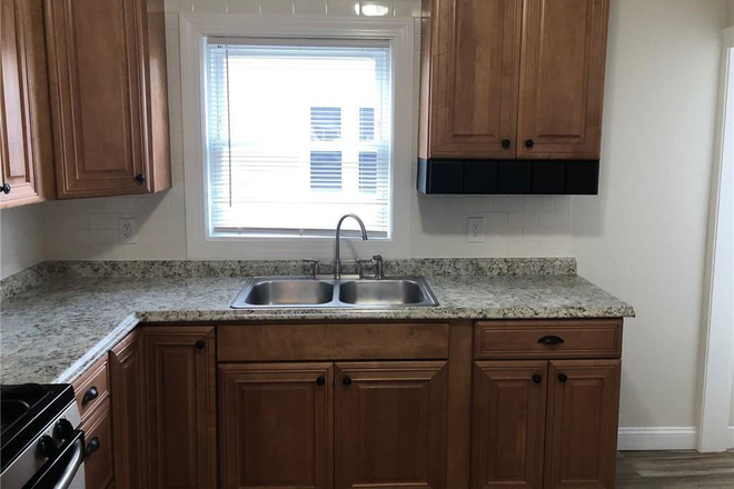 kitchen - Sunny first floor floor apartment located in desirable West Side neighborhood Providence.