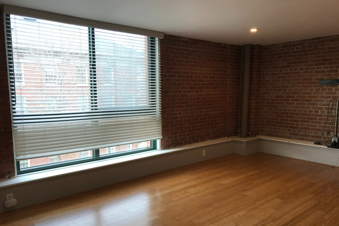 Main/family room - Parris Landing - Charlestown Navy Yard