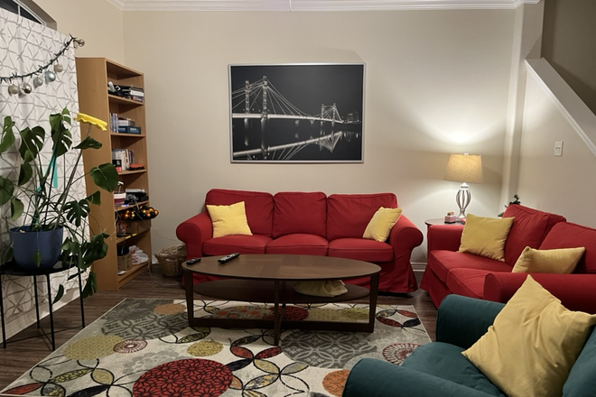 Living room - River Oaks Townhomes