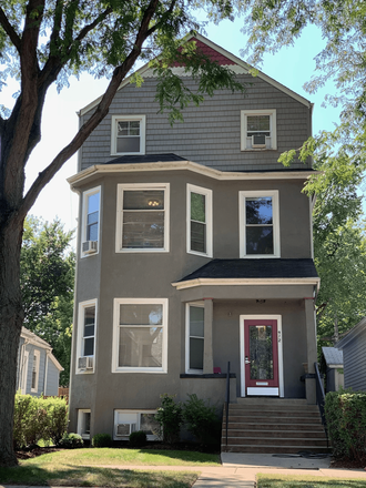 Front of building - Fall Sublet for 1-3 people! Near Train + Downtown Evanston, Great Amenities + Price