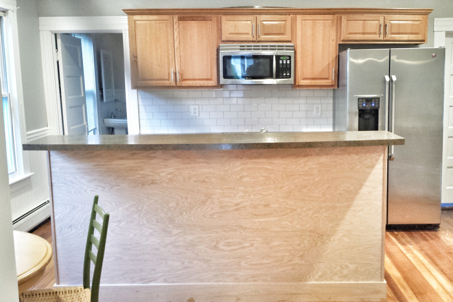 kitchen - Very Nice 4/5BRM  2Full Bath, In-unit W/D Connect Great Area!