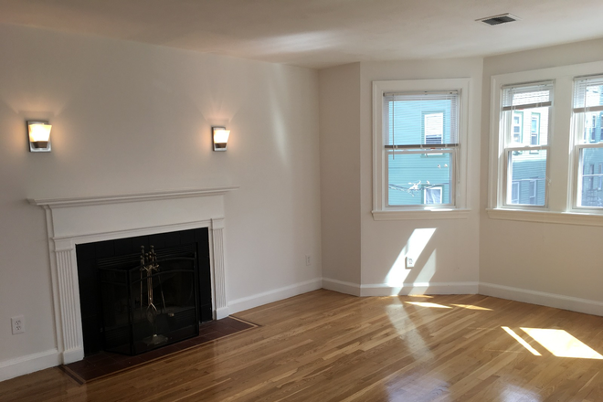 hubrealtyproperties.com - Giant recently updated 4 bedroom duplex, in Jamaica Plain Apartments