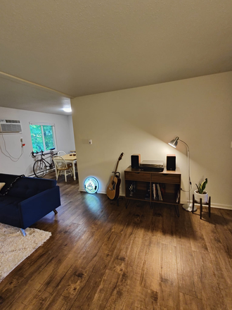 Living Room, Entrance - University Crossing - Happy Hollow Apartments