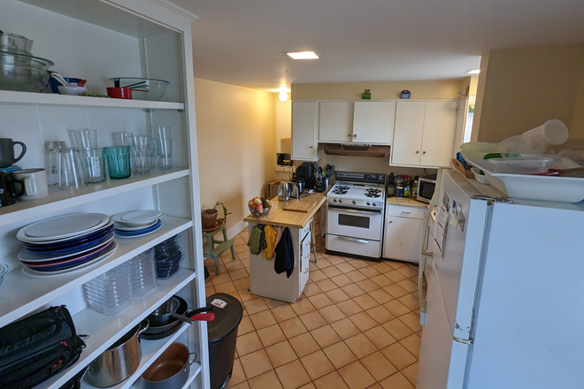 Apt Kitchen (shared) - Furnished room in 3BR APT in home for PU affiliate-Westcott Rd-Princeton