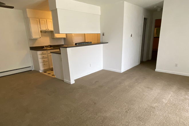 1 - AVAILABLE 6/5: 695 Manhattan Dr #214 Condo