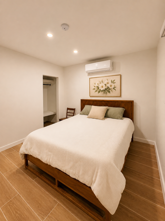 Bedroom - Independent Entry + all services included + month to month + 1 block from Metro station Coconut Grov