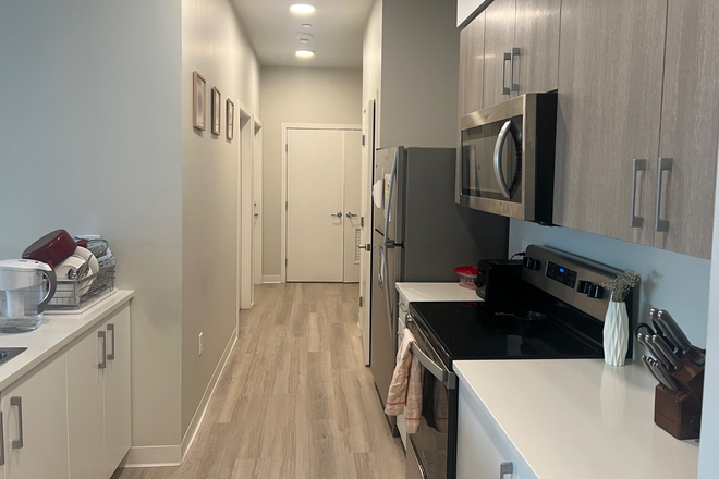 Kitchen/Laundry closet - *CHEAPER* Fieldstone Slate 4-Bedroom Apartment