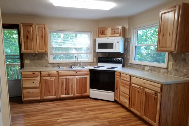 Large Kitchen - Large 2 bedroom/1 bath Apartment!