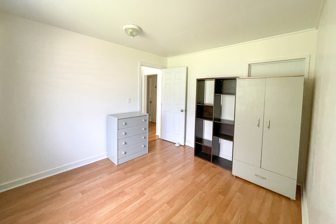 Bedroom - Room Available Now in Manoa for Female Student